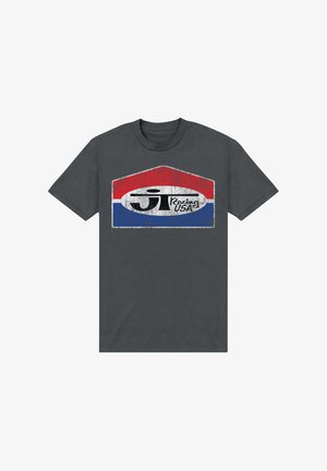 Graues Baumwoll-T-Shirt mit einem abgenutzten Grafikdesign in Rot, Weiß und Blau, das "JT Racing USA" in fetten Buchstaben zeigt.