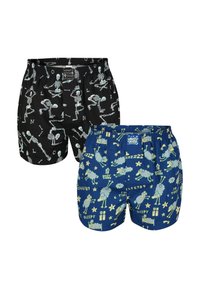 Zwei Paare Herrenboxershorts; eine schwarze mit Skelett-Yoga-Posen, eine blaue mit schlafenden Schafen und Sternen-Muster.