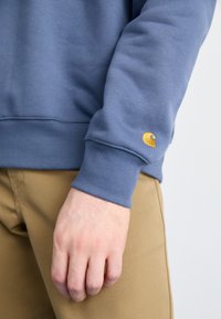 Carhartt WIP CHASE - Sweatshirt - positano/gold