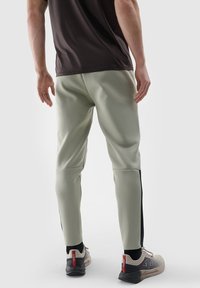 4F - Spodnie treningowe