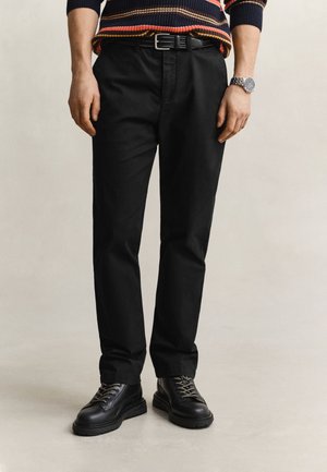 GANT, REG CLASSIC CHINOS - Bukser - black