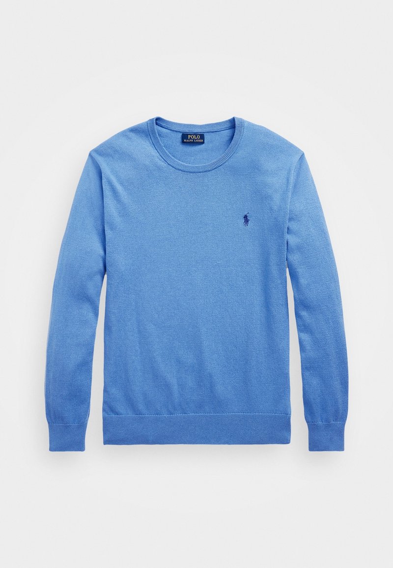Pull bleu clair à manches longues et col rond avec un petit logo Polo Ralph Lauren bleu foncé sur la poitrine gauche.