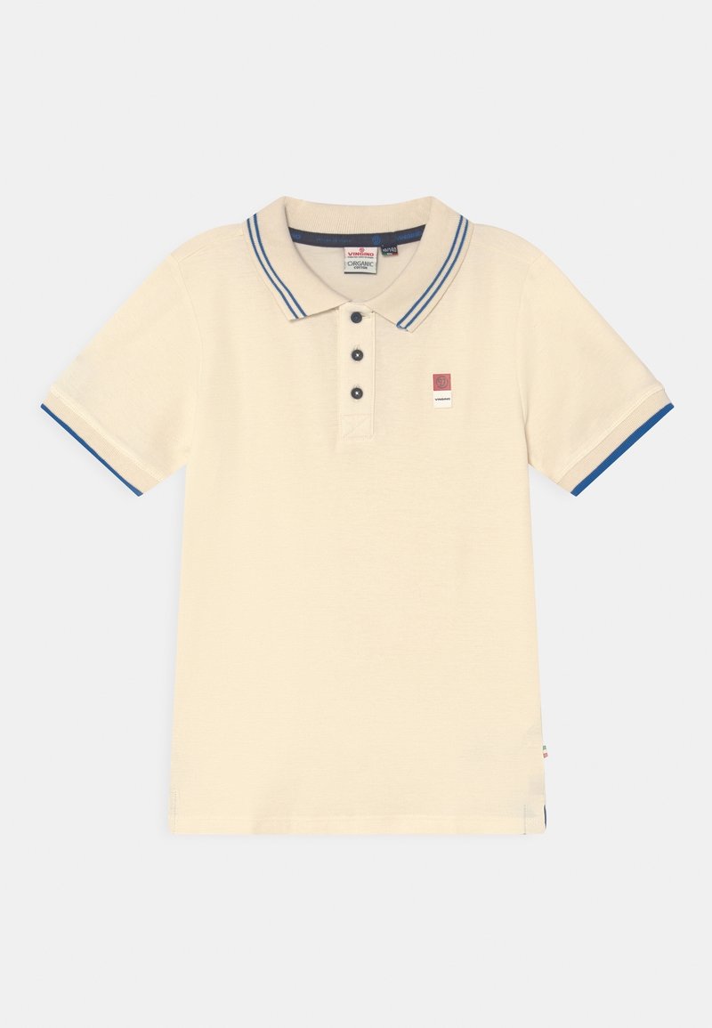 Polo manches courtes couleur crème avec col et bordures de manches rayés bleus, trois boutons noirs et un petit écusson logo sur la poitrine.