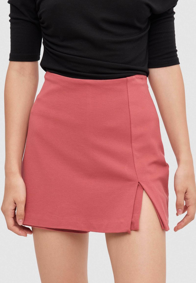 INSIDE Shorts - rojo