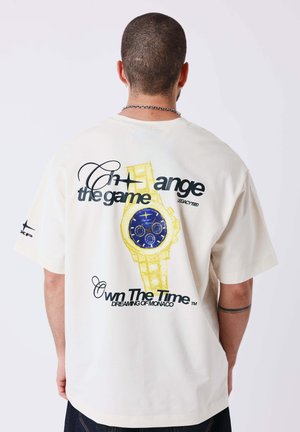 Project X Paris, T-SHIRT OWN THE TIME - Camiseta estampada - crème camel