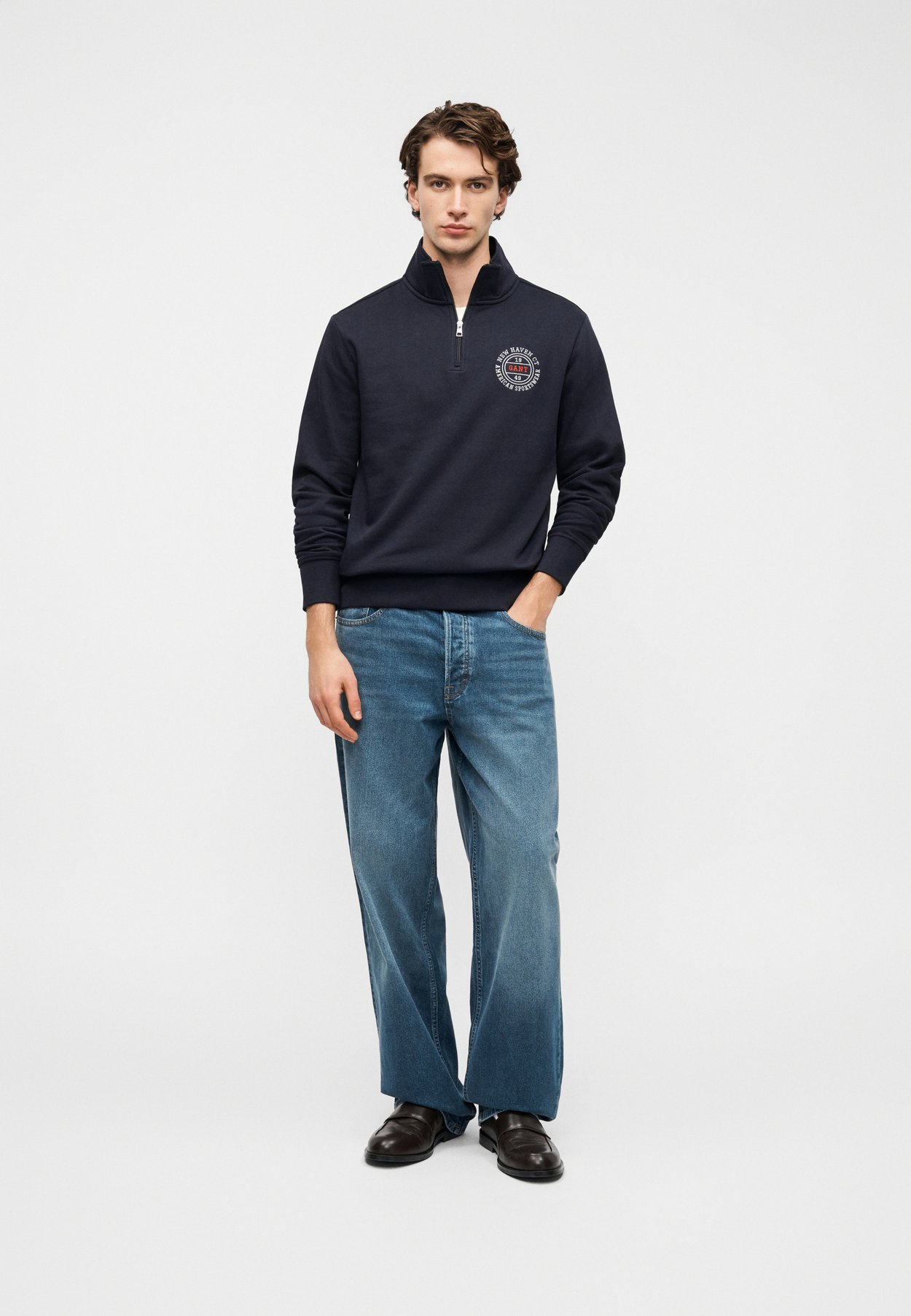GRAPHIC HALF ZIP