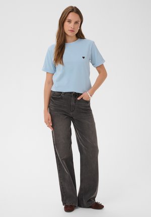 Kaffe, KAHEART - T-shirt basic - blue fog w. brown heart