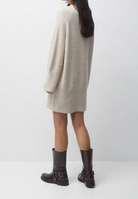 PULL&BEAR Abito in maglia - sand