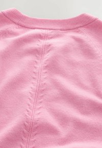 Unselected, pink