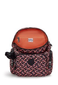 Kipling ryggsäck med blommönster i rosa och orange på en svart bakgrund. Innehåller ett orange inre, dragkedjefickor och en apa nyckelring.