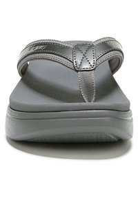 Grijze flip-flop sandaal met een gestructureerde zool, brede band met stiksel en een gladde afwerking; ontworpen voor comfort en casual gebruik.