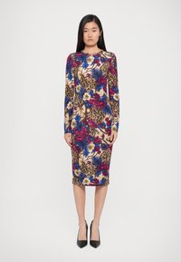 Langemouwen jurk in een aansluitend ontwerp, met een multicolore bloemen- en luipaardprintpatroon, met een lengte tot de knie en een gladde textuur.