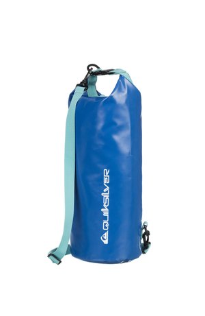 Borsa impermeabile blu a forma cilindrica, realizzata in materiale resistente, dotata di una tracolla teal e di un moschettone nero.