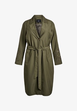 Olivově zelený trench coat s páskem, dlouhými rukávy, klopovým límcem a vyšívanými květinovými detaily na rukávech. Hladká látka, dvě kapsy.