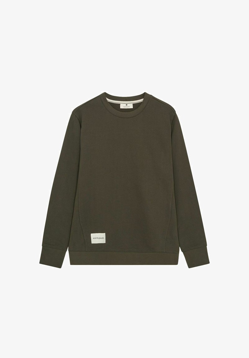 Olivgrüner Rundhalsausschnitt-Pullover aus weicher Baumwolle, mit langen Ärmeln und einem kleinen Etikett am unteren linken Rand mit dem Markennamen.