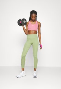 Nike Performance ONE - Leggings - alligator white