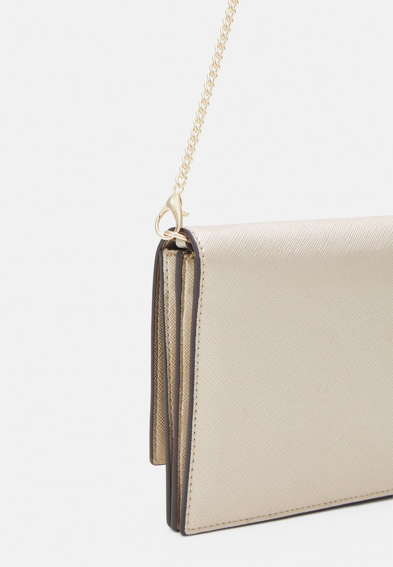 LIU JO CROSSBODY Clutches light gold/guldfarvet Zalando.dk