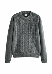Suéter gris de punto con cuello redondo, patrones trenzados texturizados en el frente y puños y dobladillo acanalados. Confeccionado con hilo grueso.