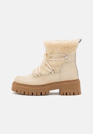 Plateaustiefelette - off-white