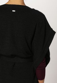 Anna Field Poncho - black