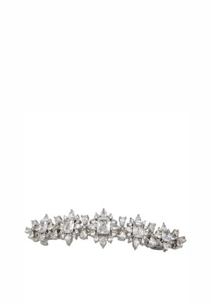 Fermaglio per capelli in metallo tono argento, decorato con numerosi strass trasparenti di forme diverse, disposti in un design curvo.