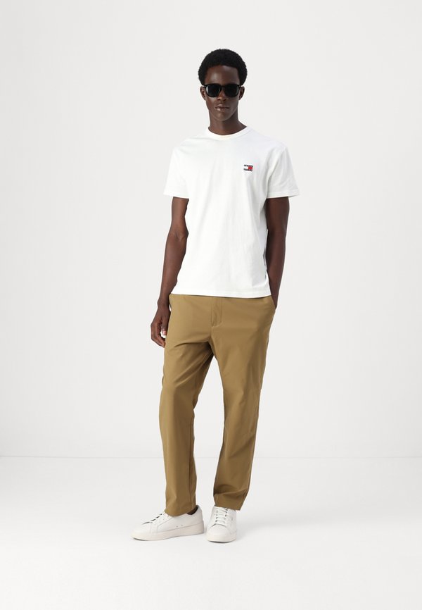 BADGE TEE - Basic T-shirt - ecru4