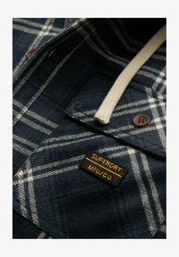 Selezionato, navy window check