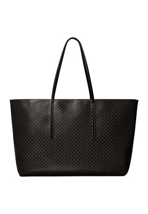 Must käekott, millel on õhukesed topelt sangad ning väike geomeetriline muster, mis katab selle välispinda.