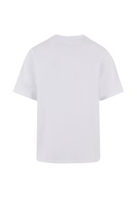 Hvit kortermet t-skjorte laget av bomull, med rund hals og rett fald. Designet er enkelt uten synlige grafikker eller mønstre.