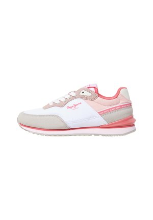 Baskets pour femmes avec une tige en synthétique blanche, des accents rose pâle et beige, un design à lacets, un col rembourré et une semelle en caoutchouc.