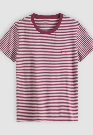 T-shirt à manches courtes rayé avec des rayures horizontales alternées bordeaux et blanches, un col rond et un petit logo rouge sur la poitrine.