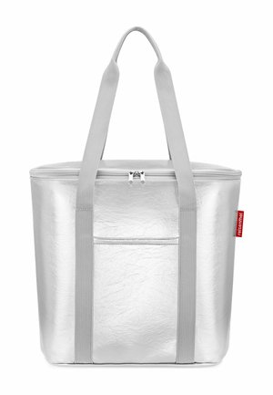 Borsa termica isolata argentata con manici lunghi grigi, tasca frontale con cerniera e chiusura doppia con cerniera sulla parte superiore, con etichetta del marchio rossa sul lato.