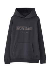 Felpa nera con una spaziosa tasca frontale. Presenta la scritta "RHODE ISLAND" e "STYLING THE YOUTH" in colori a contrasto. Materiale morbido, vestibilità casual.