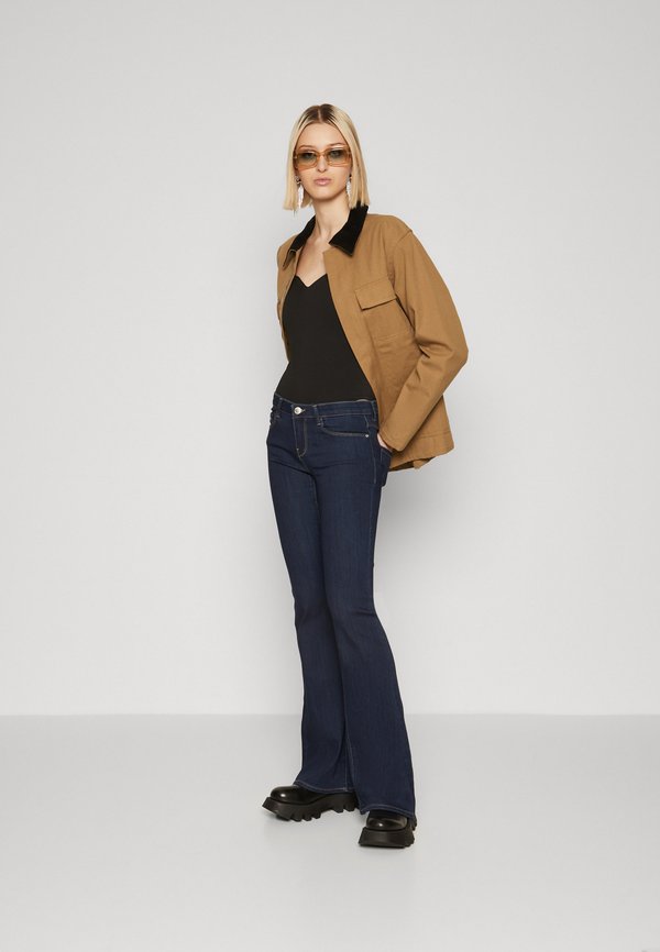 ONLHELLA LOW RETRO - Flared Jeans4