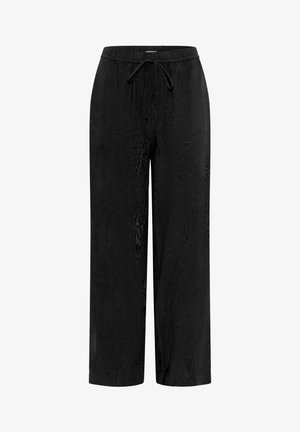 Crne hlače širokih nogavica napravljene od teksturiranog materijala. Imaju elastični pojas s vezicom za prilagodbu veličine.