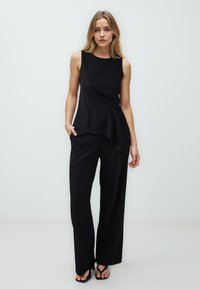 Jimmy Key Top - black