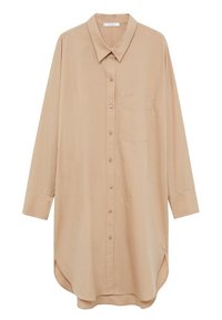 Chemise beige à manches longues avec col, fermeture à boutons sur le devant, poche unique, ourlet arrondi et tissu léger et lisse.