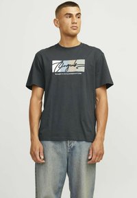 Jack & Jones RUNDHALS - Camiseta estampada - forest river