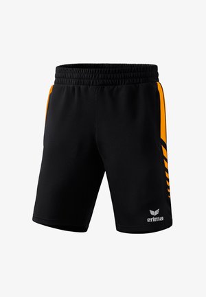 Zwarte sportshorts van lichtgewicht materiaal, met oranje zijaccenten en het "erima" logo op de rechteronderzijde.