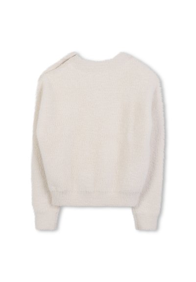 Biały, puszysty sweter z długimi rękawami i okrągłym dekoltem. Posiada miękką teksturę, skrócony krój i minimalistyczny styl.