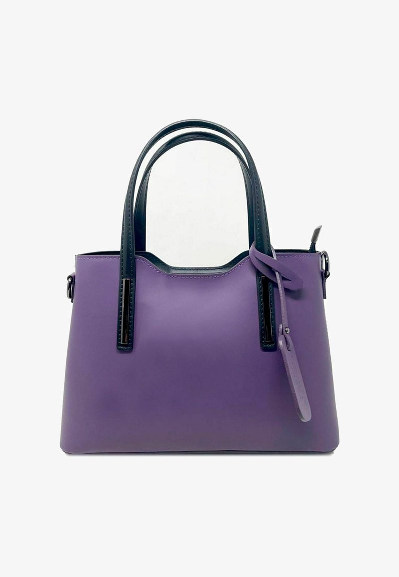 Fioletowa skórzana torebka z podwójnymi czarnymi uchwytami, o zorganizowanym kształcie i minimalistycznym wzornictwie. Posiada metkę oraz eleganckie akcenty metalowe.