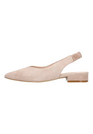 Beige suede slingback schoen met een spitse neus, een lage blokhak en een gathered elastische band bij de hiel voor een veilige pasvorm.