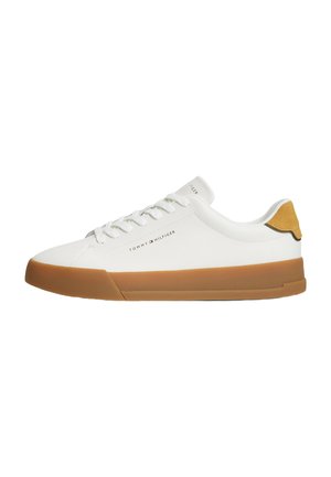 Tommy Hilfiger, MIX COURT SNEAKERS - Zapatillas - ecru yellow mustard