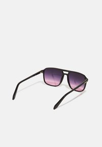 QUAY AUSTRALIA ON THE FLY UNISEX - Päikeseprillid - black to pink