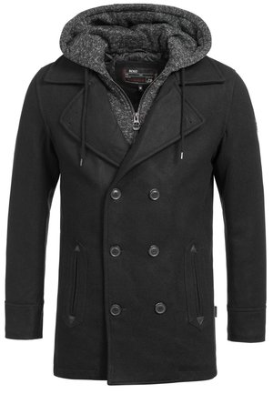 Abrigo negro de doble botonadura con capucha texturizada en gris. Presenta botones grandes y bolsillos laterales. La tela parece suave y estructurada.