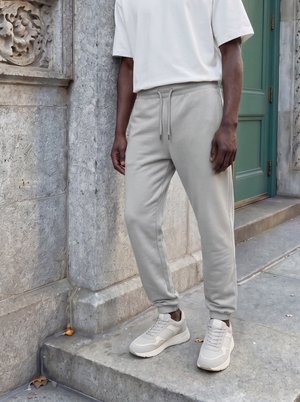 Urban Classics BASIC SWEATPANTS - Pantalones deportivos - lightasphalt