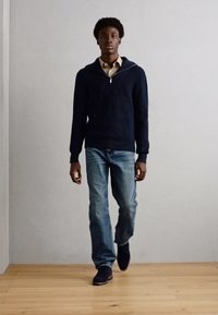Thumbnail Image 2