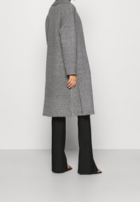 Vero Moda Petite Kardigan - grey