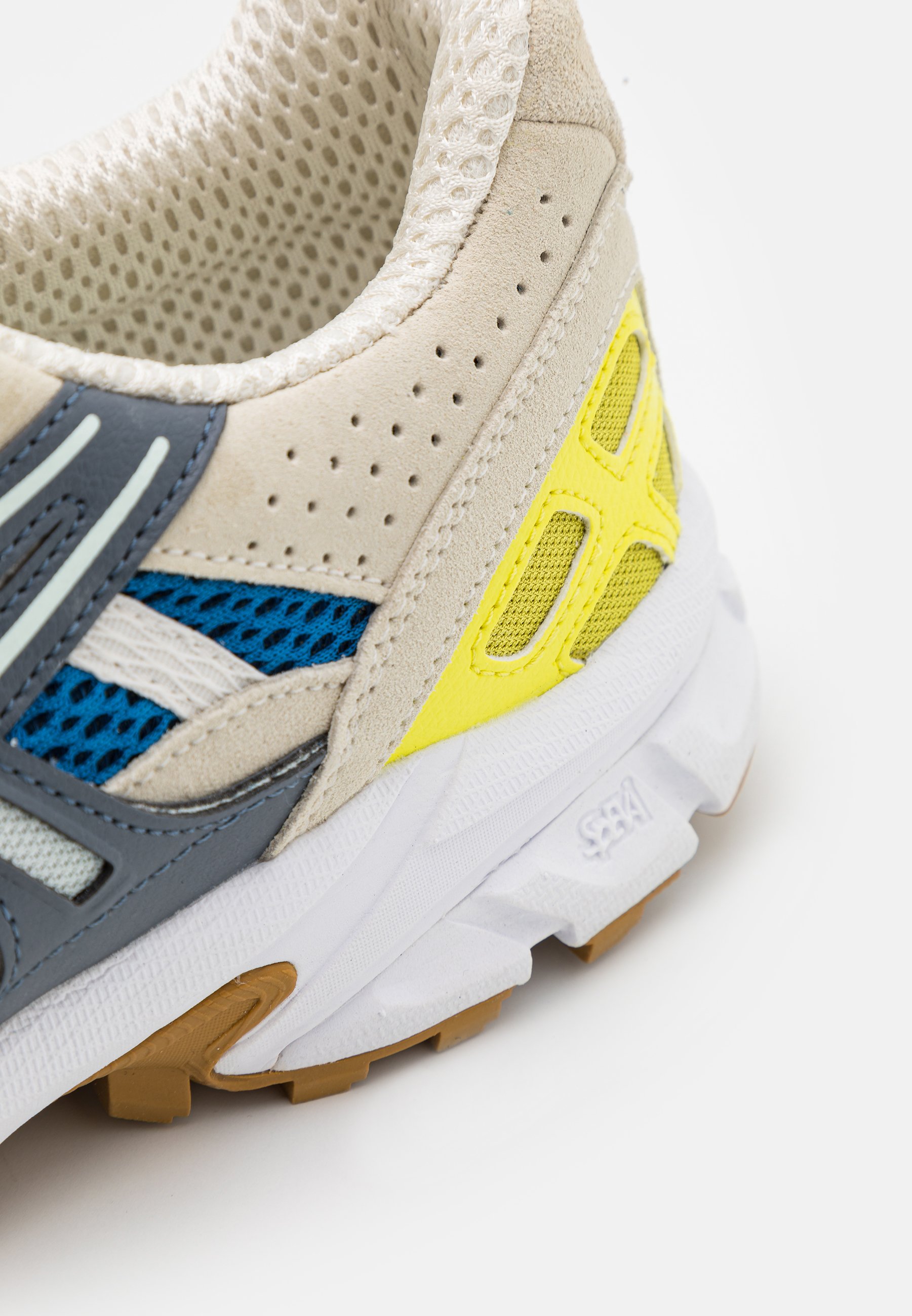 asics nike