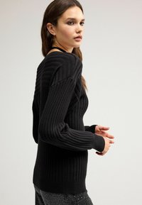 Next V-NECK  - Svetr - black